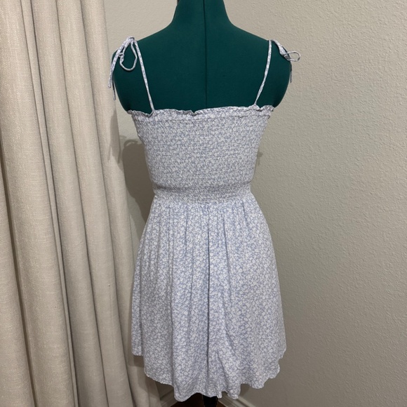 Windsor Flowy Floral Summer Dress - Picture 2 of 2